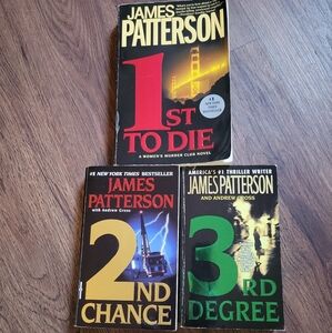 💚💚3 Listings for $15💚💚 James Patterson women's murder club series bundle
